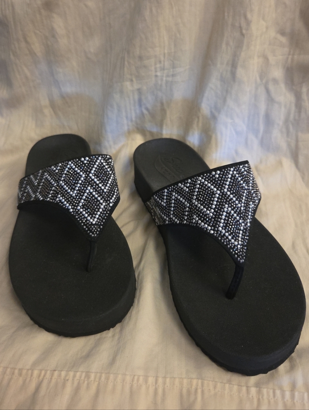 Skechers Go Walk Arch Fit Thong Sandals Black Rhinestone Diamond Flip Flops Sz 8